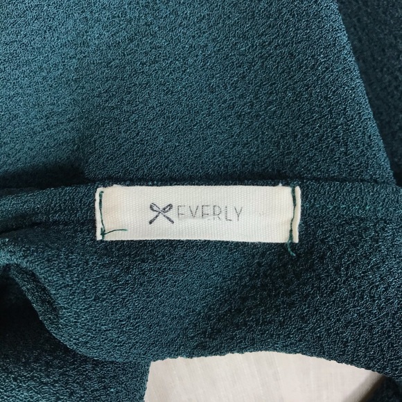 Everly Evergreen Short Sleeve Blouse - Picture 6 of 6